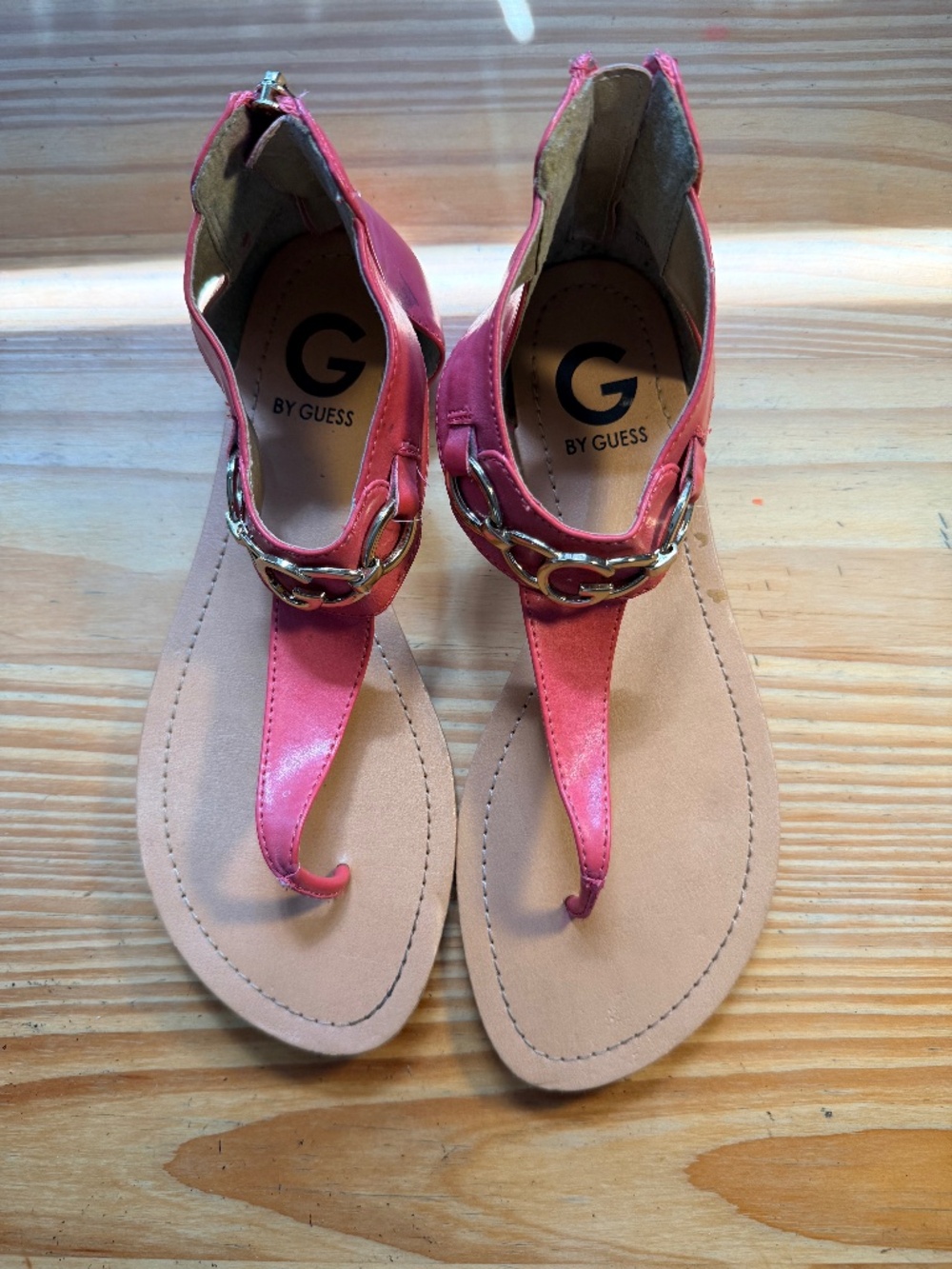 Guess thong gladiator sandal 6.5